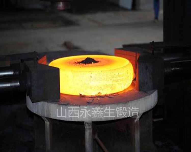 环形锻件的冲头扩孔方法